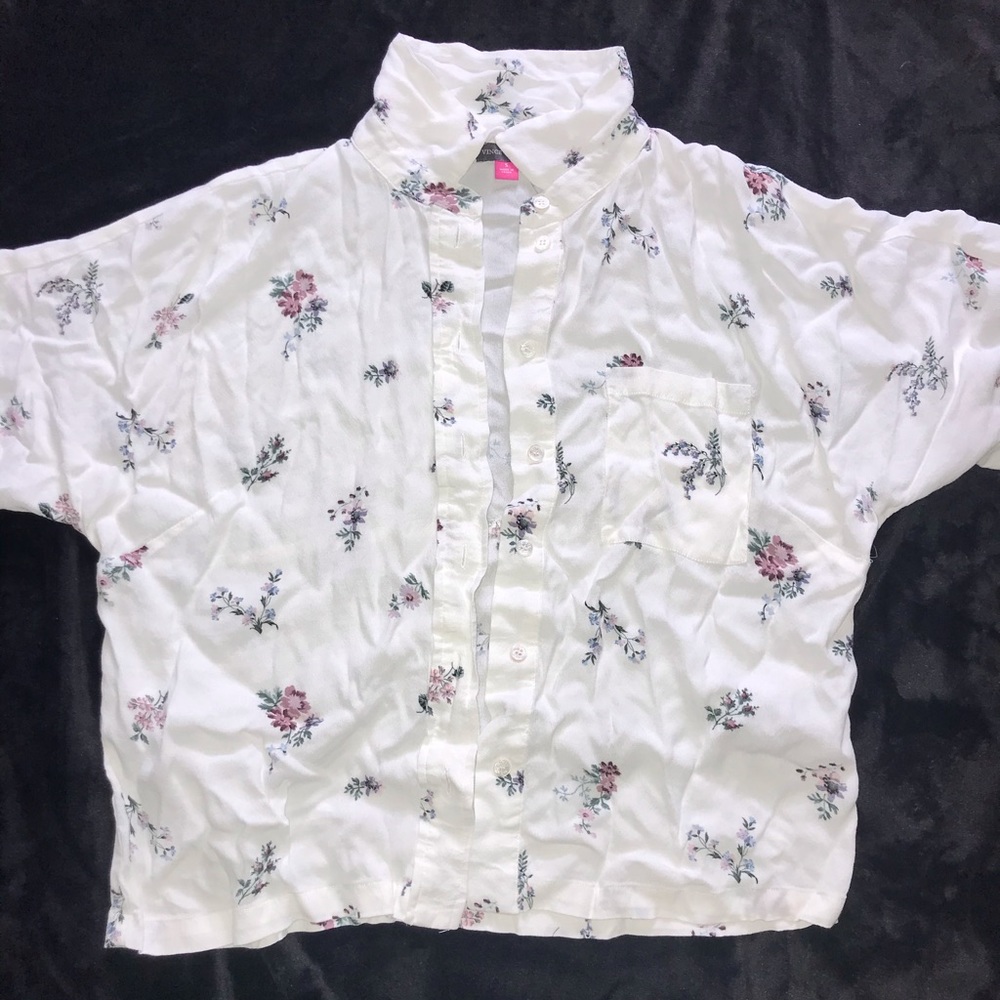 White floral blouse, worn once, no holes or stain
